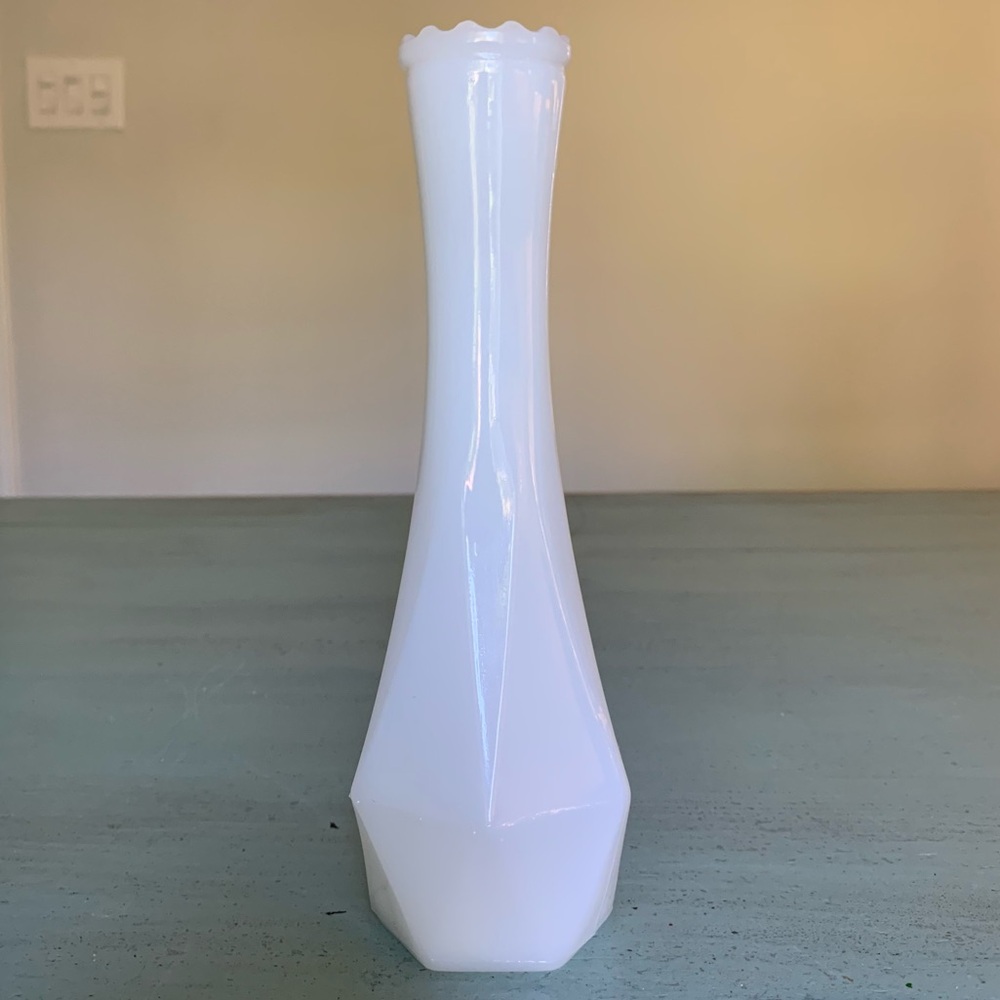 Vintage Milk Glass Bud Floral Vase Geometric MCM Vtg Mid Century Modern White